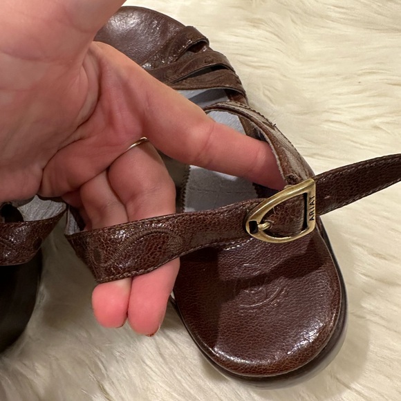 Ariat Leather Multistrap Embroidered Sandals Open Toe Women’s Size 8 B 20705 - Picture 4 of 6
